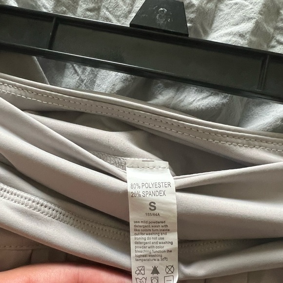 Goldhinge Skirt is Size Small. Light grey color - Picture 2 of 3